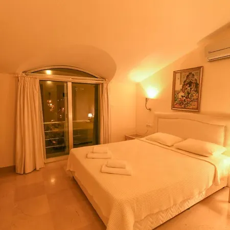 Villa Deniz Ve Doga Manzarali - B 0702 *